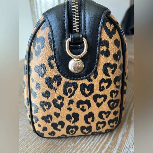 EUC Coach lessors crossbody bag with wallet. - Picture 3 of 14